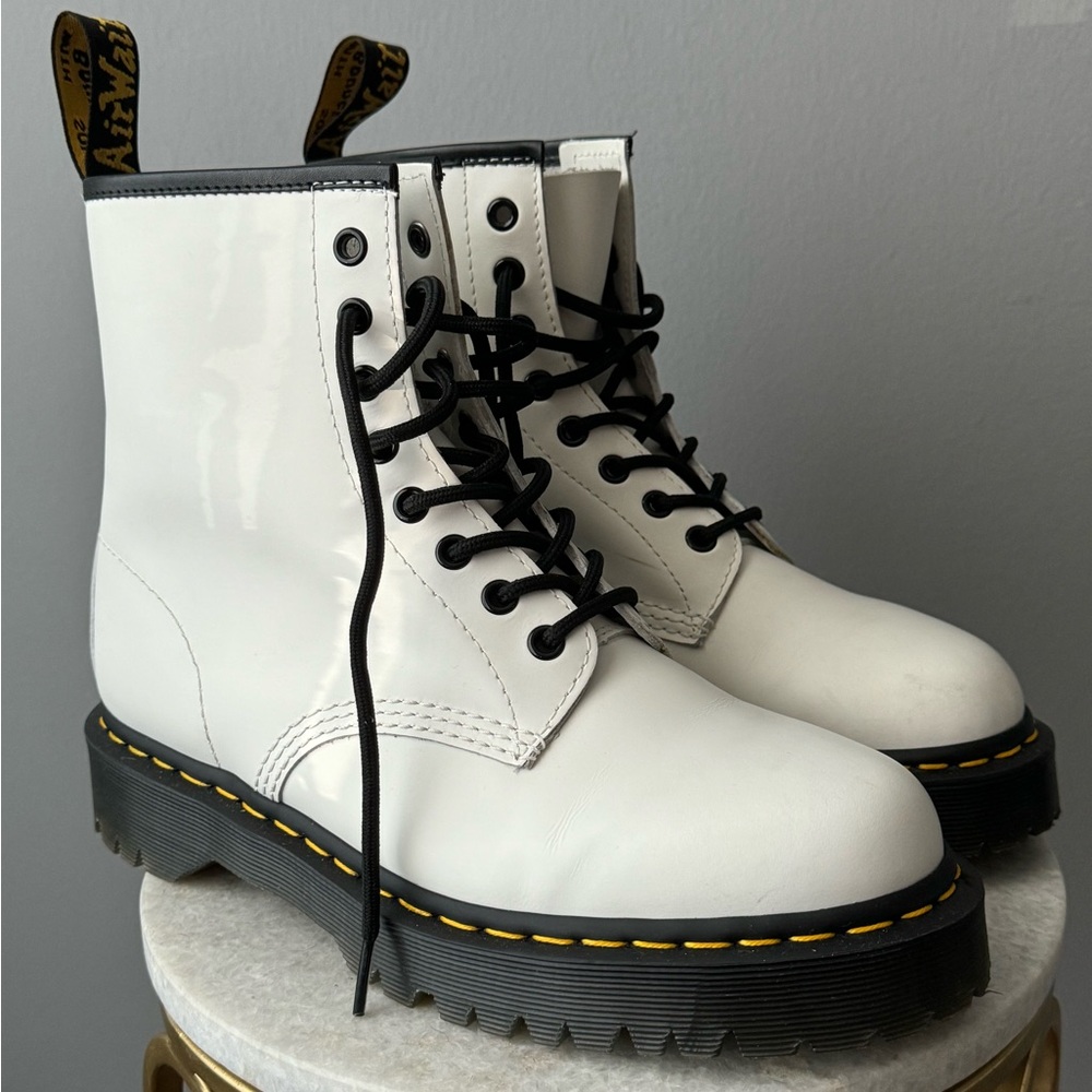 Doc Martins white boot NEW size 10 EU 42 Jadon